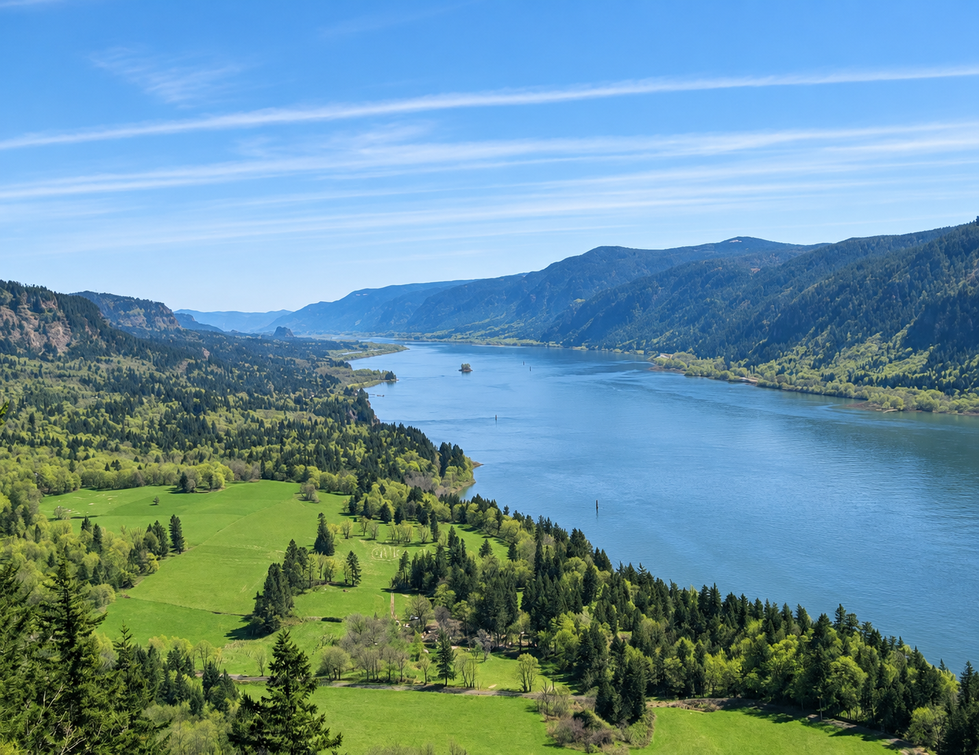 Sunny view over the Columbia River Gorge from Cape Horn in Washington
