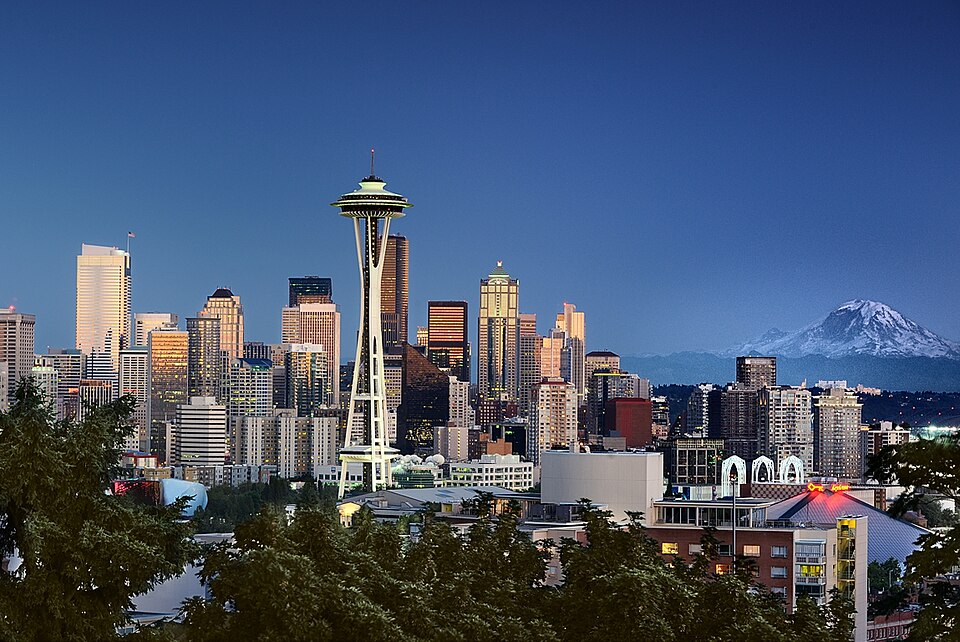 Seattle’s skyline and Mount Rainier from Kerry Park on a summer evening